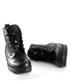 Borcegos-clasicos-de-cuero-negro
