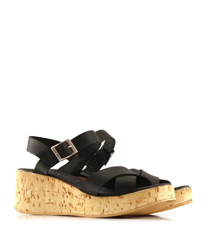 Sandalias-clasicas-de-cuero-negro