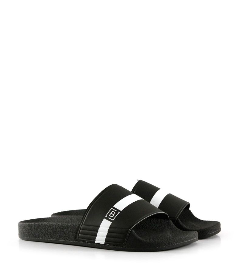 Sandalias-de-goma-en-negro