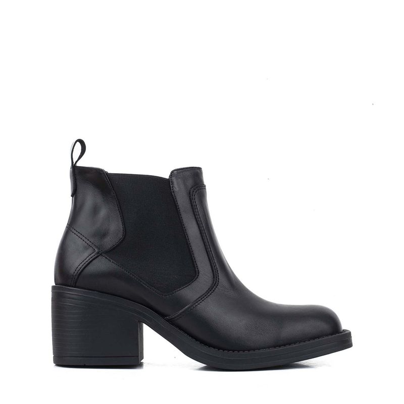 Botas cortas con elastico de cuero negro