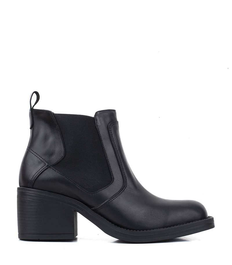 Botas-cortas-con-elastico-de-cuero-negro