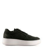 Zapatillas-urbanas-de-cuero-negro-con-base-ancha