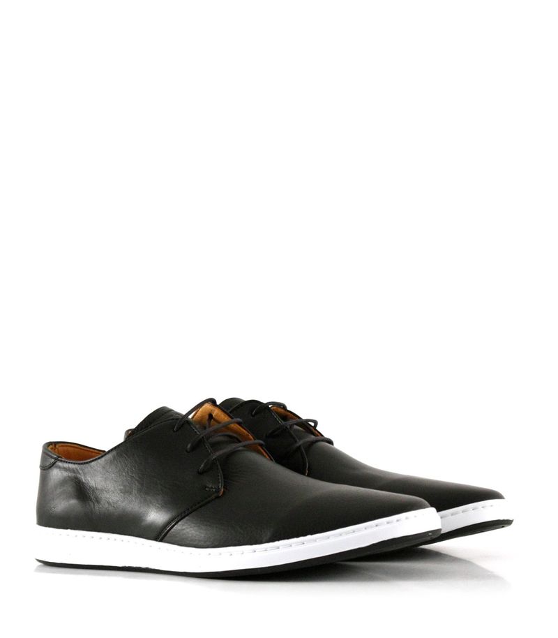 Zapatos-urbanos-acordonado-de-cuero-en-negro