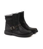 Botas-cortas-tramadas-de-cuero-negro