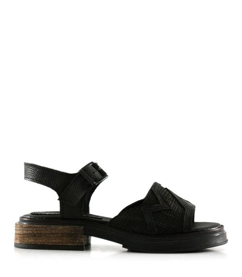 Sandalias bajas tramadas de cuero en negro