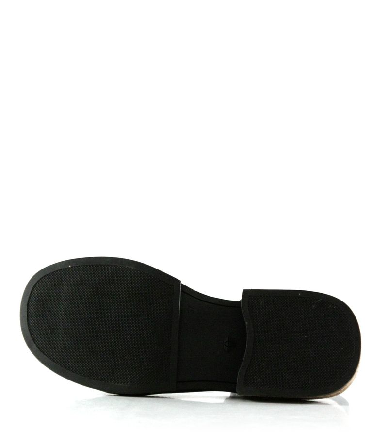 Sandalias-bajas-tramadas-de-cuero-en-negro