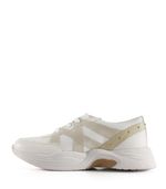 Zapatillas-urbanas-de-simil-en-blanco