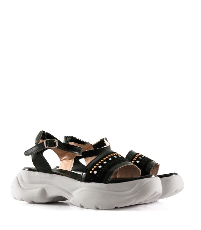 Sandalias-con-apliques-de-simil-en-negro