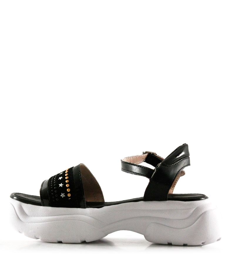 Sandalias-con-apliques-de-simil-en-negro