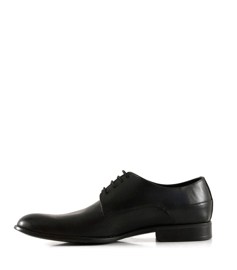 Zapatos-de-vestir-en-cuero-picado-negro