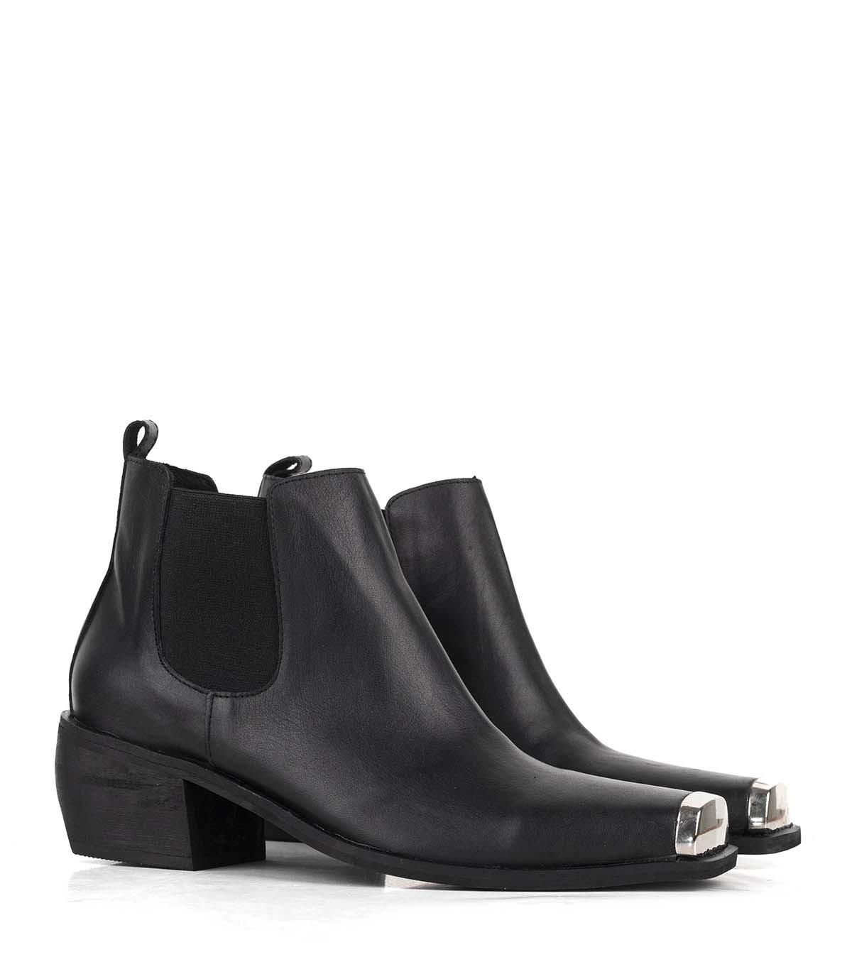 Botas cortas con puntera de cuero