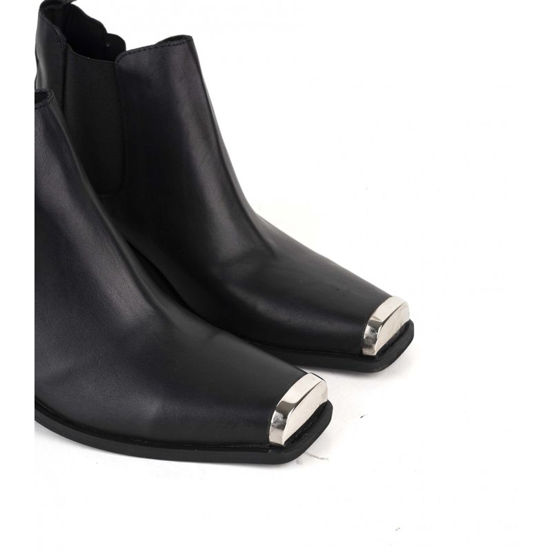 Botas cortas con puntera de cuero