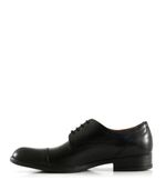 Zapatos-clasicos-de-cuero-negro-acordonados
