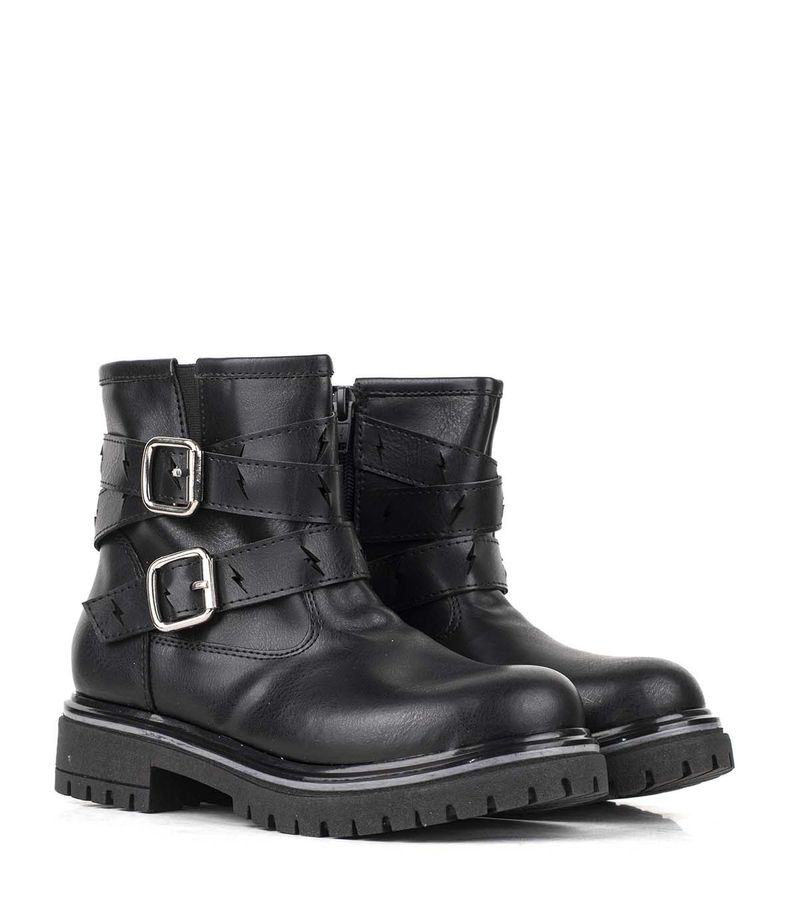 Botas-cortas-con-herrajes-de-simil-en-negro