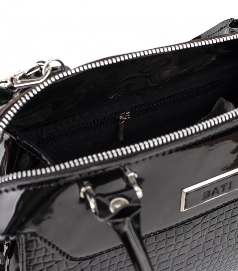 Cartera-elegante-de-simil-en-croco-negro