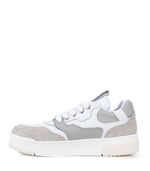 Zapatilla-estilo-tennis-de-cuero-en-blanco