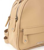 Mochila-de-tela-engomada-en-beige