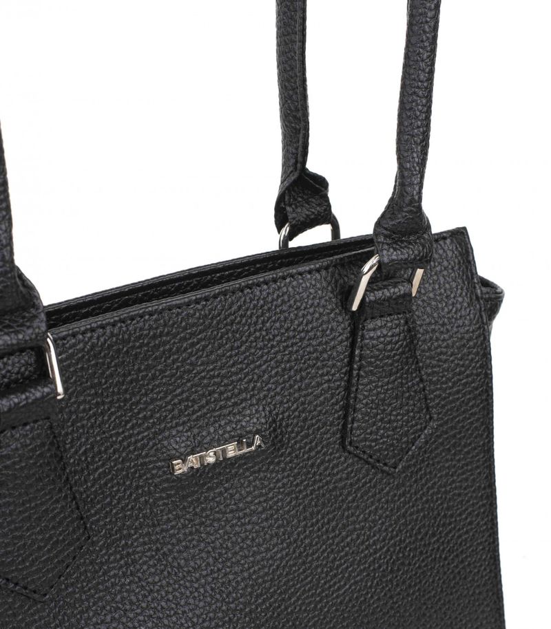 Cartera-clasica-de-simil-en-negro