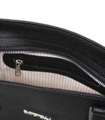 Cartera-clasica-de-simil-en-negro