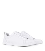 Zapatillas-urbanas-clasicas-de-cuero-en-blanco.jpg