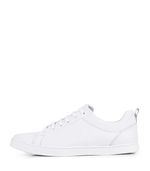 Zapatillas-urbanas-clasicas-de-cuero-en-blanco.jpg