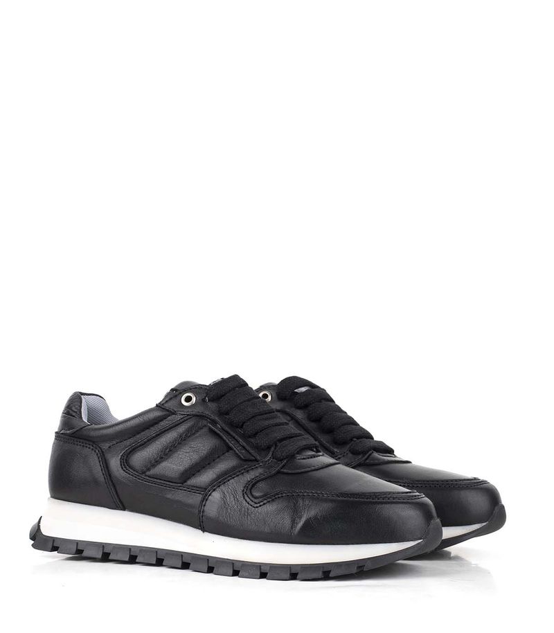 Zapatillas-urbanas-reforzadas-de-cuero-negro