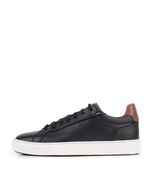 Zapatillas-urbanas-base-blanca-de-cuero-negro