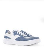 Zapatillas-urbanas-combinadas-en-denim