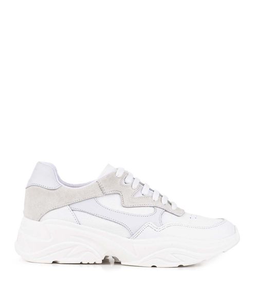 Zapatillas estilo deportivo de cuero en blanco