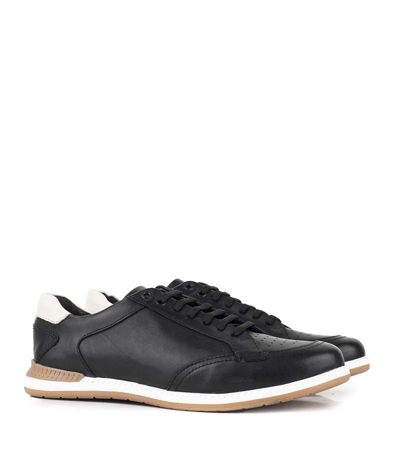 Zapatillas-urbanas-acordonadas-de-cuero-negro