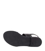 Sandalias-bajas-de-cuero-negro-con-tachas