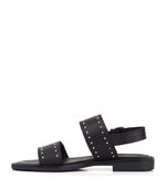 Sandalias-bajas-de-cuero-negro-con-tachas