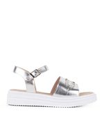 Sandalias-con-apliques-de-simil-en-plata