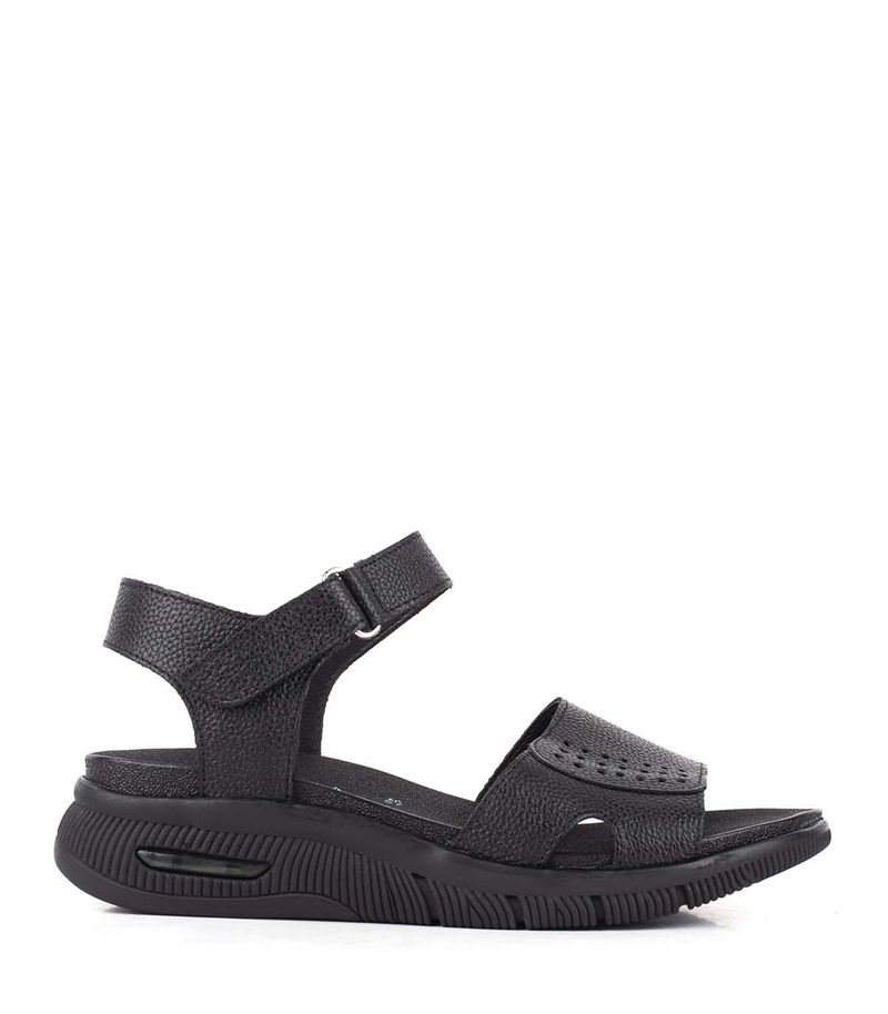 Sandalias-estilo-chunky-de-cuero-negro