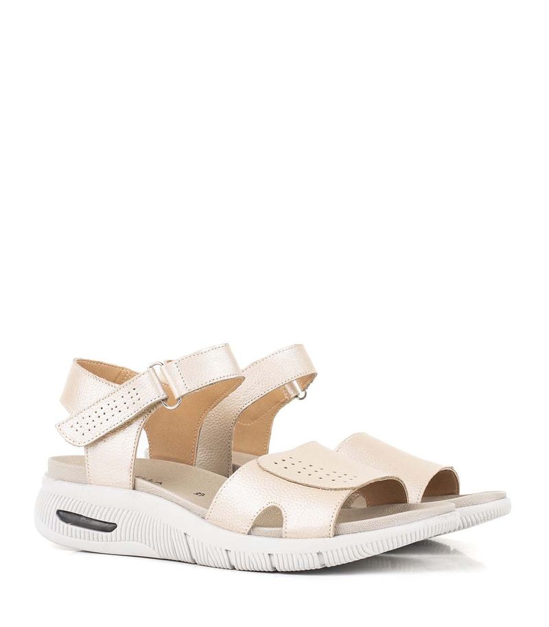 Sandalias-estilo-chunky-de-cuero-en-nude