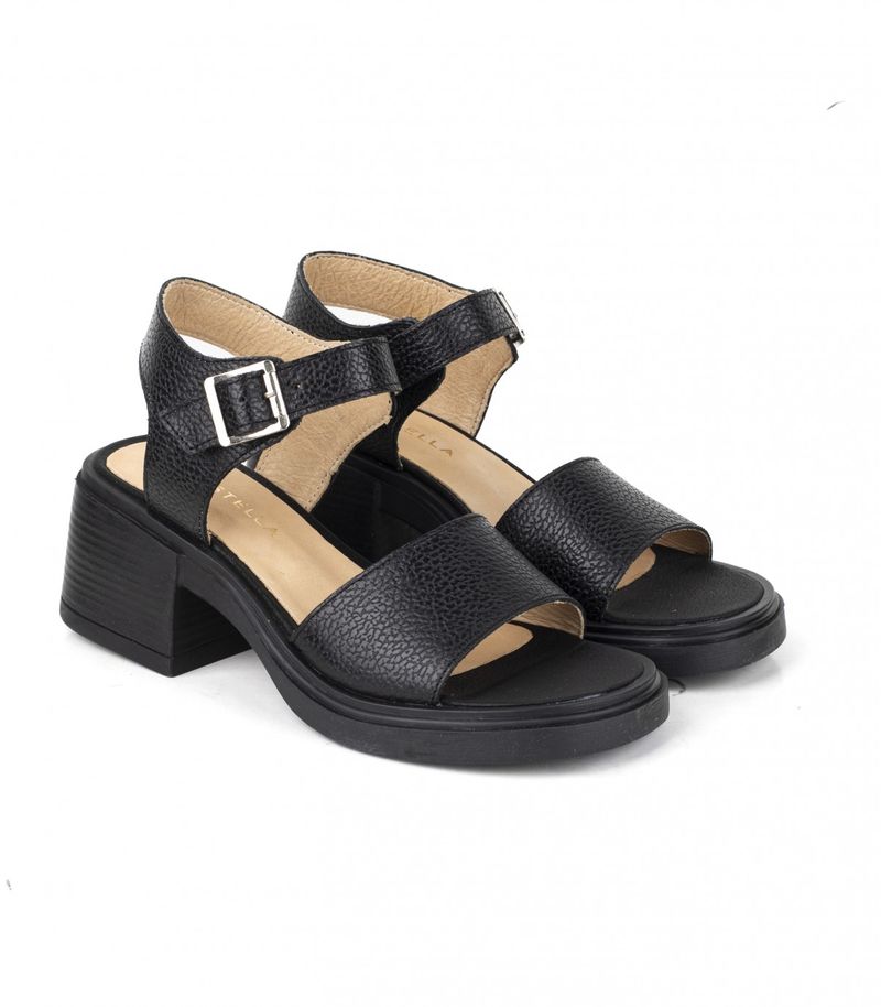 Sandalias-taco-medio-de-cuero-negro