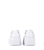 Zapatillas-urbanas-con-recortes-en-cuero-blanco