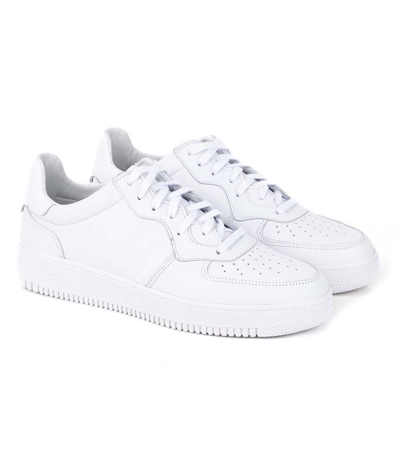 Zapatillas-urbanas-con-recortes-en-cuero-blanco