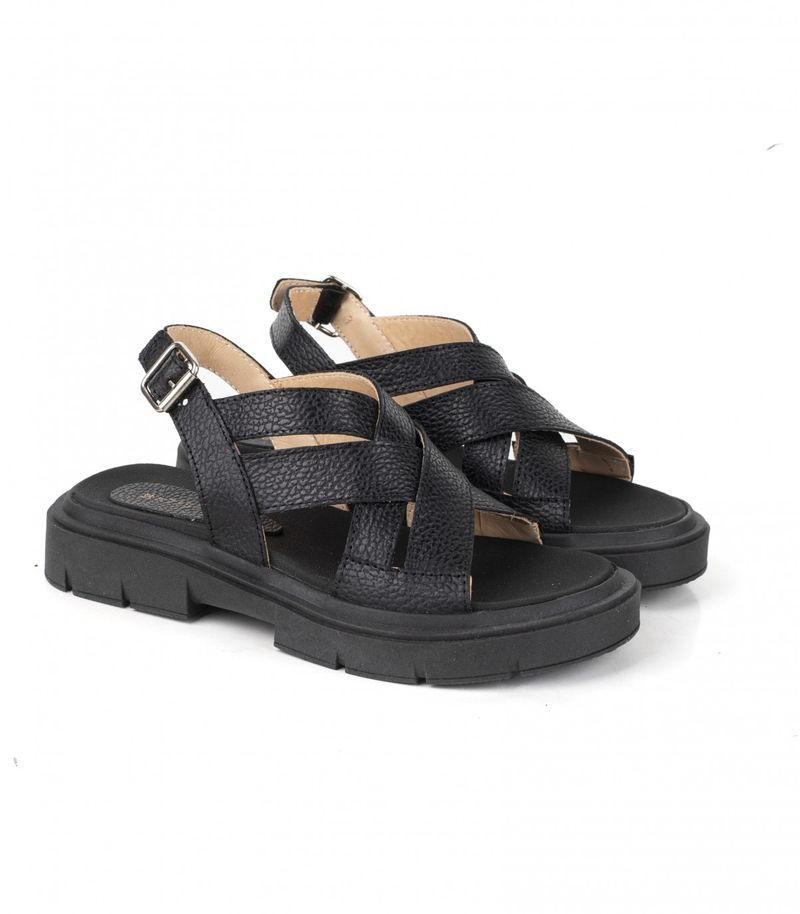 Sandalias-de-cuero-en-negro.jpg