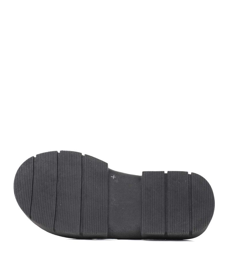 Sandalias-de-cuero-en-negro.jpg