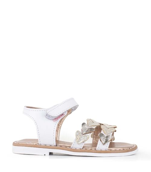 Sandalias con corazón de cuero en blanco