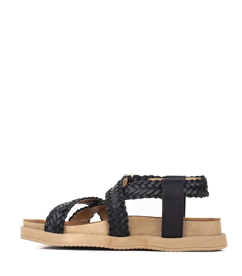 Sandalias-bajas-trenzadas-de-cuero-en-negro