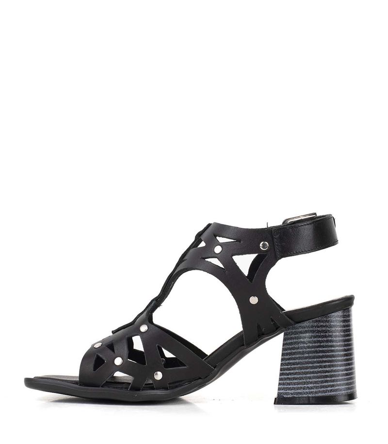 Sandalias-caladas-de-cuero-negro