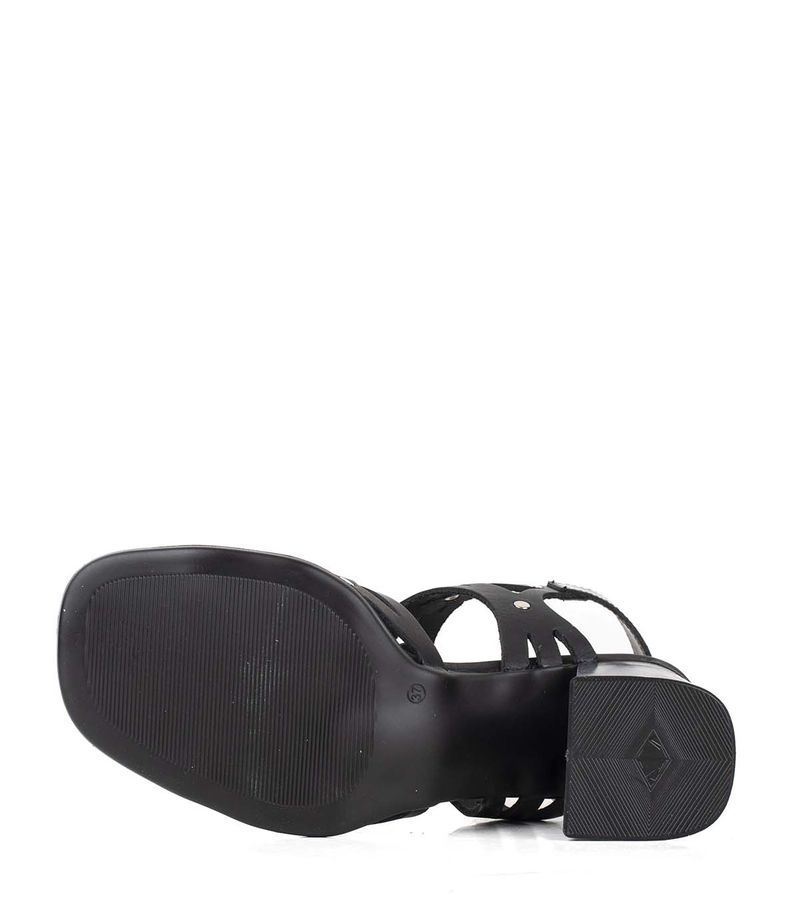 Sandalias-caladas-de-cuero-negro