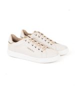 Zapatillas-urbanas-combinadas-de-simil-en-natural