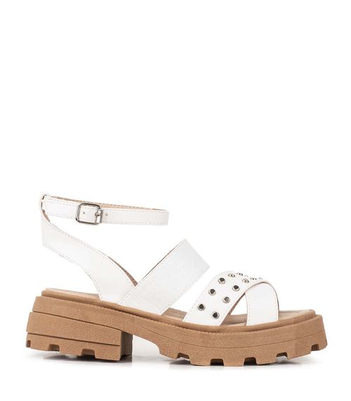 Sandalias de símil tramadas en blanco