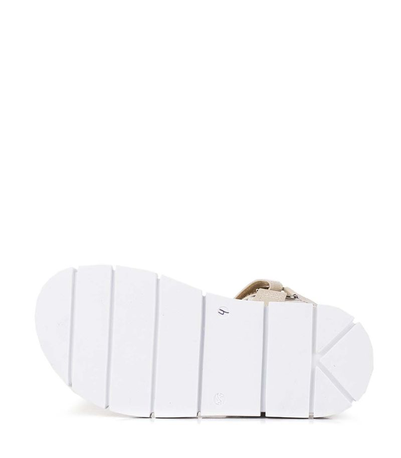 Sandalias-con-velcro-de-simil-cuero-en-beige