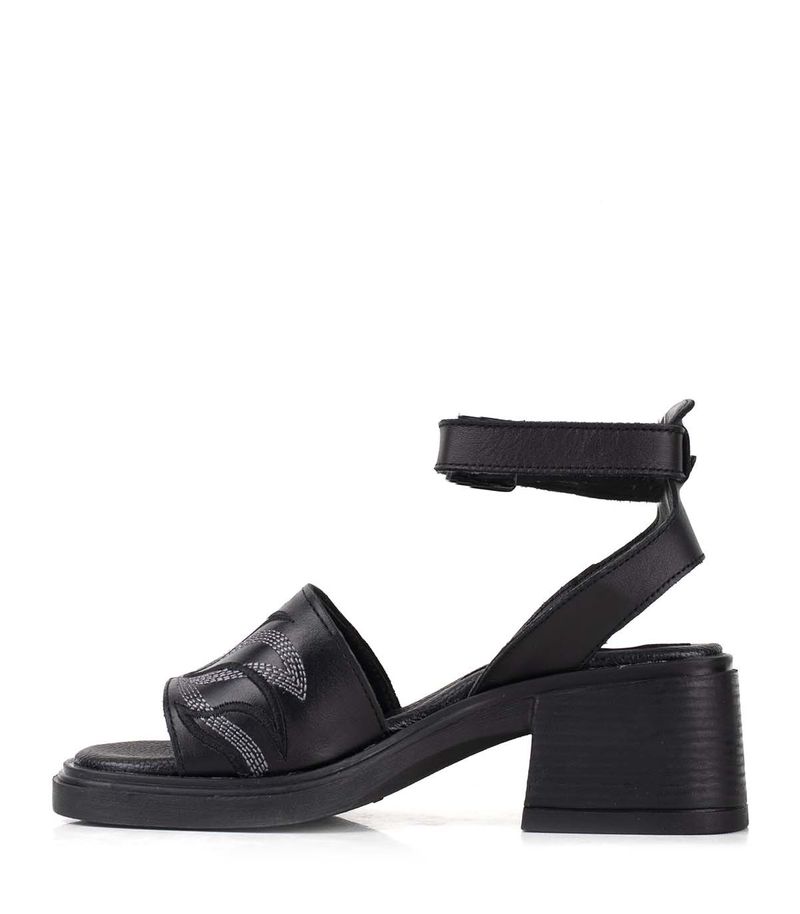 Sandalias-clasicas-con-pulsera-de-cuero-negro