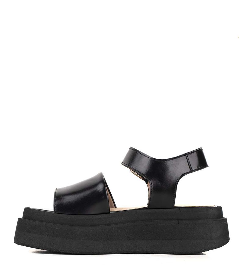 Sandalias-base-corrida-de-cuero-negro.jpg