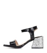 Sandalias-de-fiesta-con-glitter-en-negro.jpg